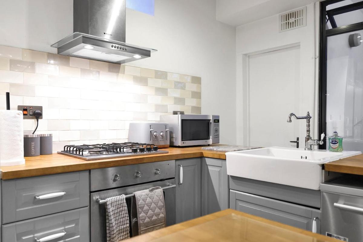 Large 2 Bedroom Warehouse Short Term & Flexible Renting Hoxton With Free Wi-fi Appartamento