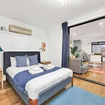 Large 2 Bedroom Warehouse Apartment Short Term Rental & Flexible Renting Hoxton With Free Wi-Fi