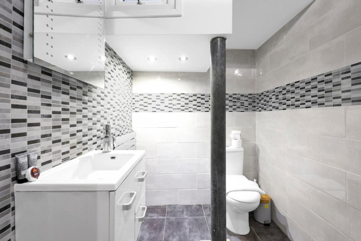 Apartment Large 2 Bedroom Warehouse Short Term & Flexible Renting Hoxton With Free Wi-fi *