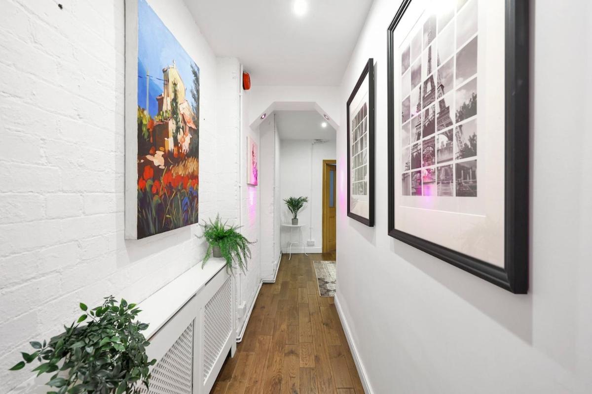 Large 2 Bedroom Warehouse Short Term & Flexible Renting Hoxton With Free Wi-fi Apartment
