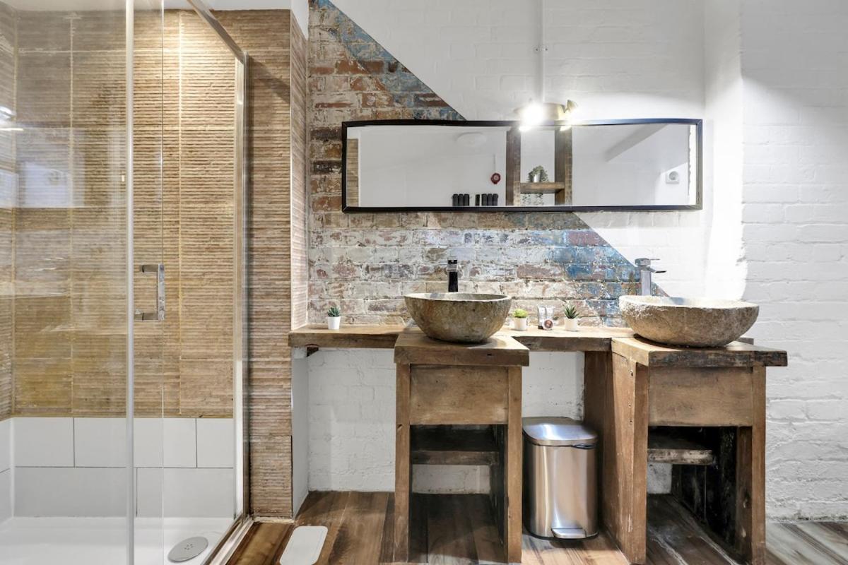 Apartment Large 2 Bedroom Warehouse Short Term & Flexible Renting Hoxton With Free Wi-fi London